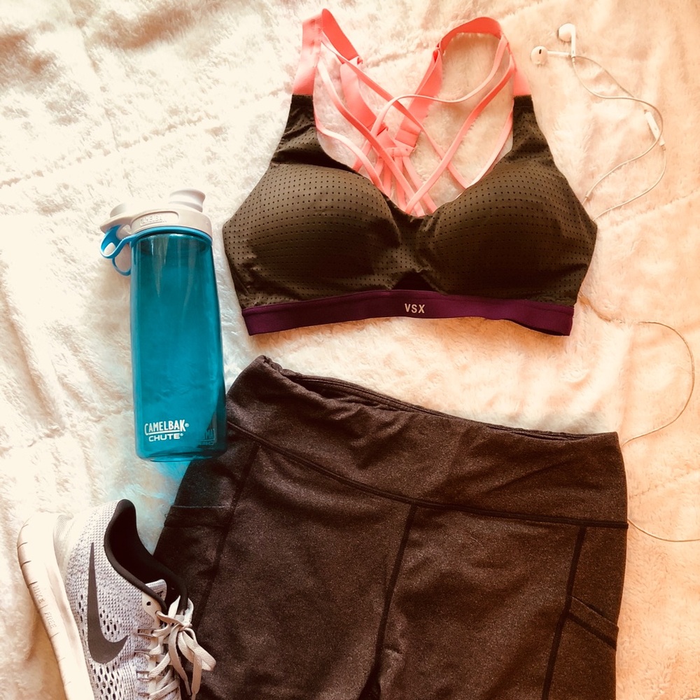 Victoria Sport Caged Front Sports Bra